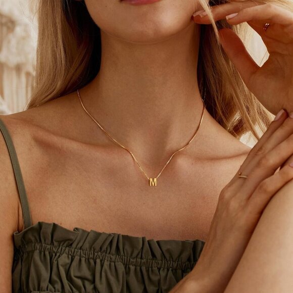 Initial Necklaces for Women - Dainty 18K Gold Plated Initial Necklace Tiny A-Z P - Picture 3 of 6